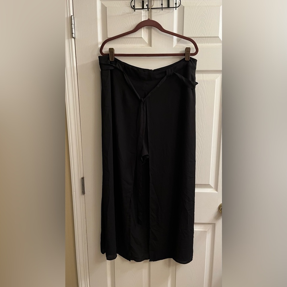 FOREVER 21~ MIDI BLACK SKIRT/ SKORT~2X